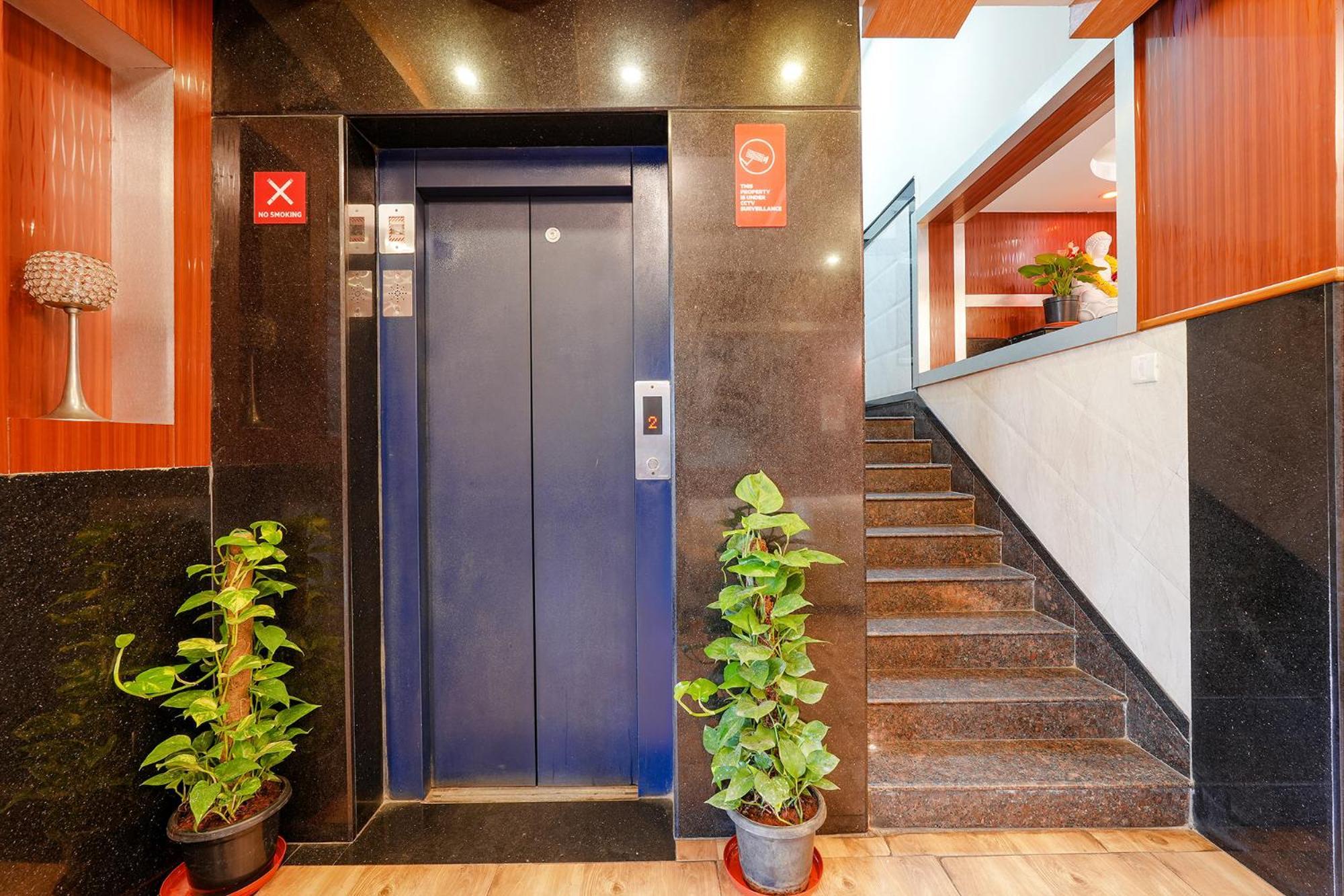 Fabhotel Sairam Residency Бангалор Екстериор снимка
