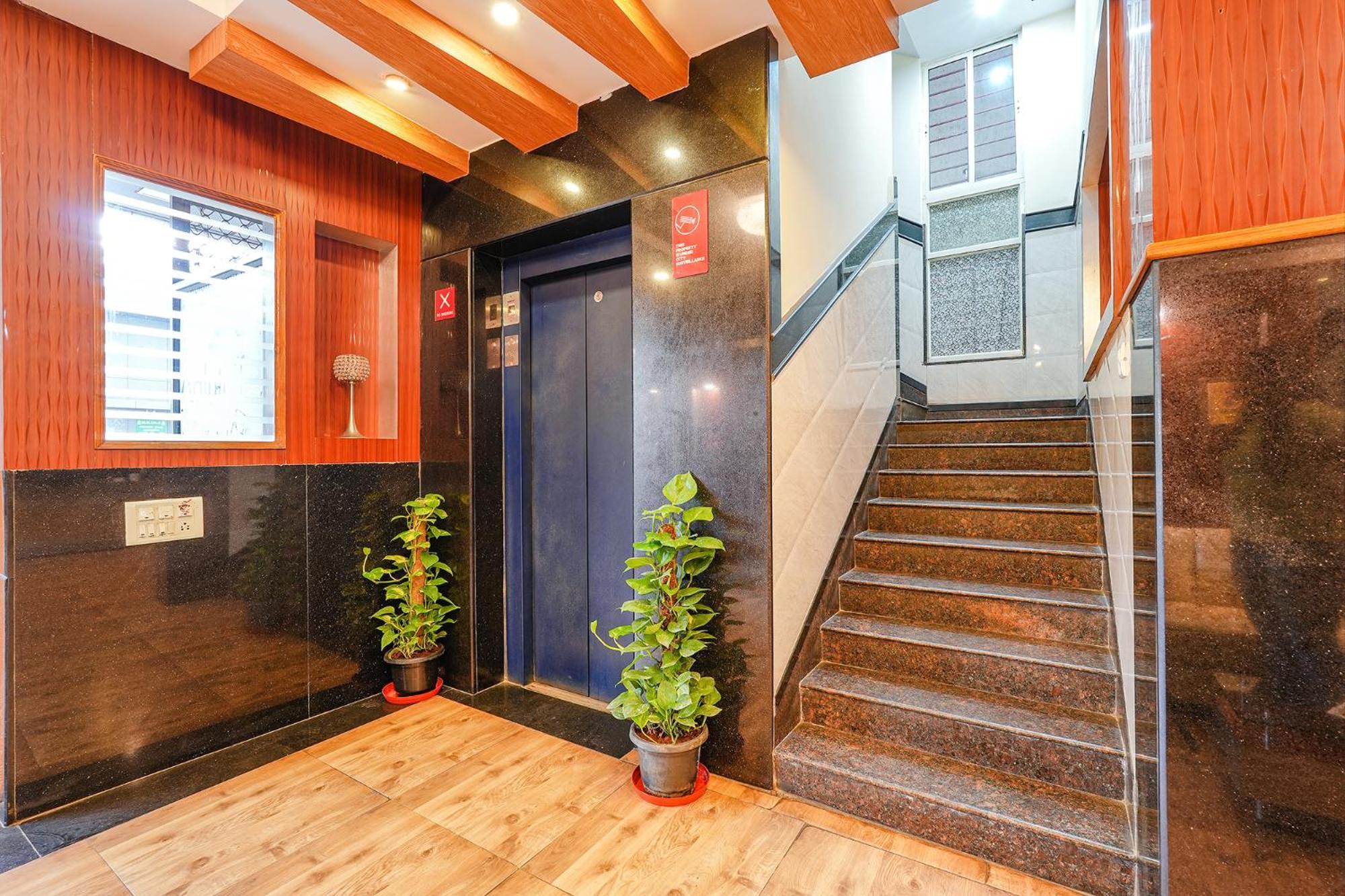 Fabhotel Sairam Residency Бангалор Екстериор снимка