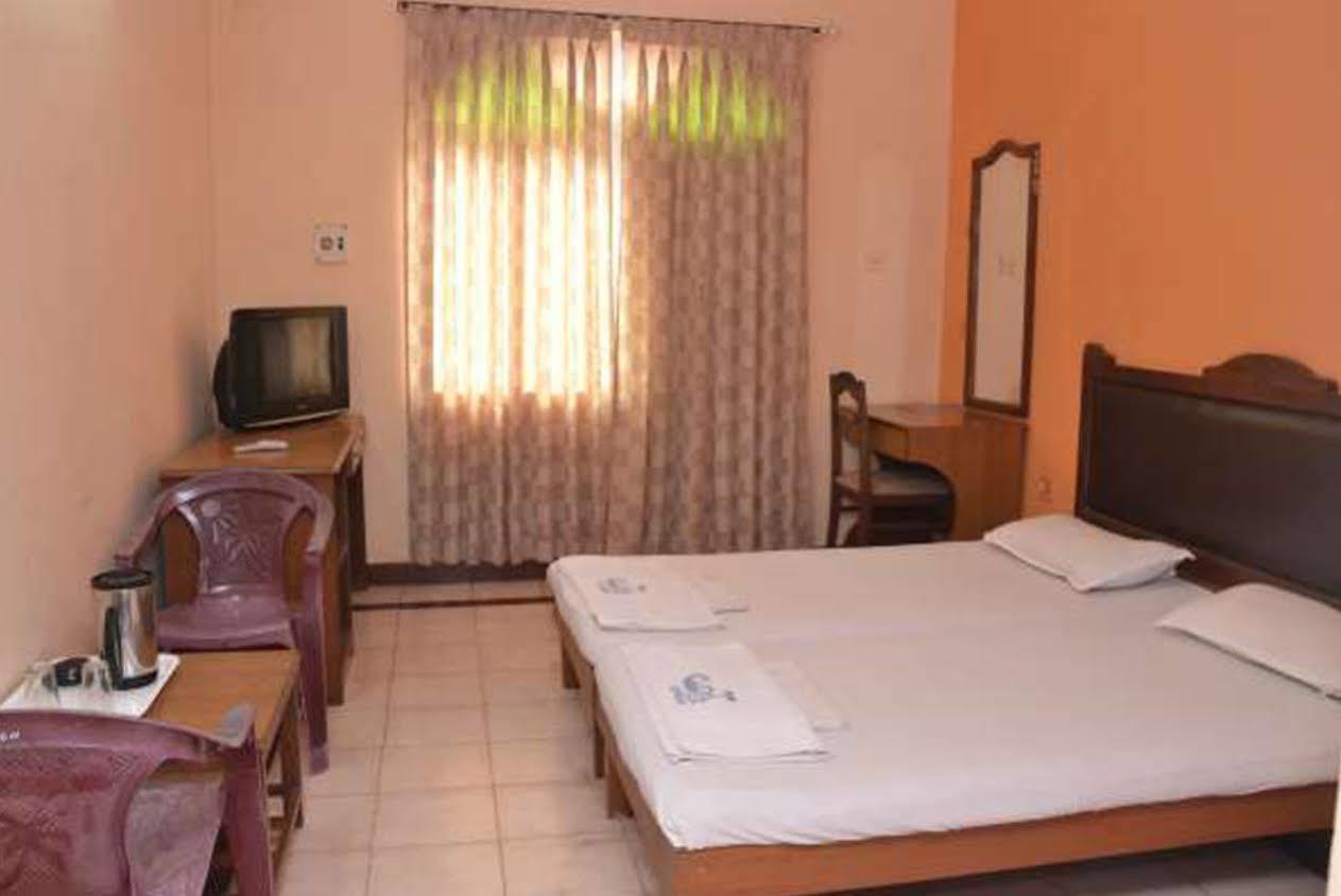 Fabhotel Sairam Residency Бангалор Екстериор снимка